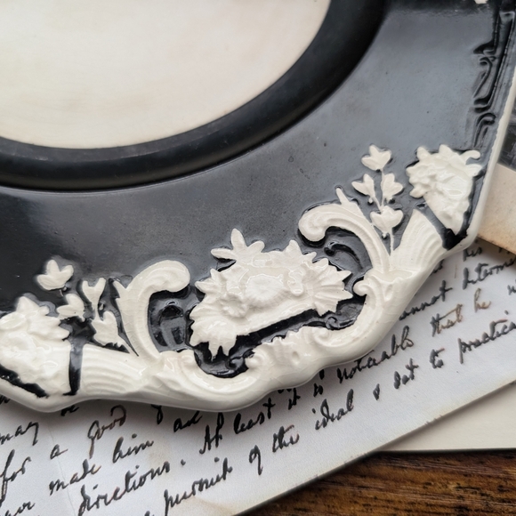 Black and White Decorative Plate Marlborough Jones And Sons - Picture 3 of 12